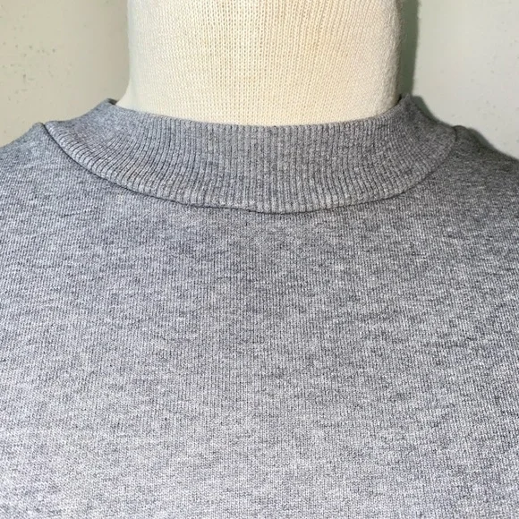 Maison Margiela cropped grey sweatshirt - Picture 2 of 11